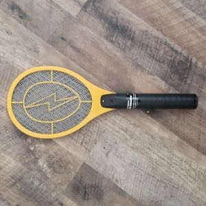 Electric fly swatter